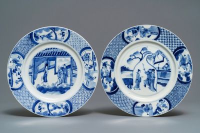 Twee Chinese blauw-witte 'Romance of the Western chamber' borden, Kangxi merk en periode