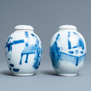 Twee Chinese blauw-witte theebussen met deksels, Kangxi — foto 1