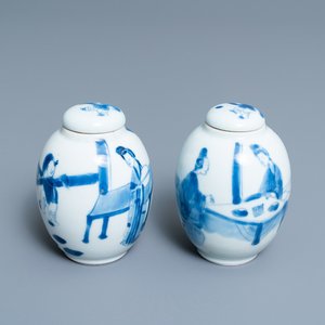 Twee Chinese blauw-witte theebussen met deksels, Kangxi — foto 7