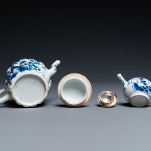 Twee Chinese blauw-witte theepotten, Kangxi/Qianlong — foto 7