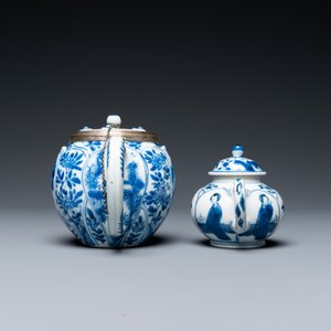 Twee Chinese blauw-witte theepotten, Kangxi — foto 5
