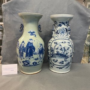 Twee Chinese blauw-witte vazen met celadon fondkleur, 19e eeuw — foto 7