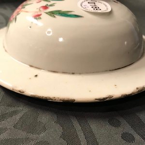 Twee Chinese blauwwitte en famille rose dekselvazen, 19/20e eeuw — foto 20