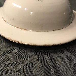 Twee Chinese blauwwitte en famille rose dekselvazen, 19/20e eeuw — foto 21