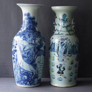 Twee Chinese blauwwitte en famille rose vazen, 19e eeuw — foto 12