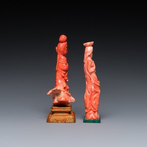 Twee Chinese bloedkoralen sculpturen van staande dames, 19/20e eeuw — foto 3