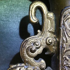 Twee Chinese bronzen vazen, 19e eeuw — foto 12