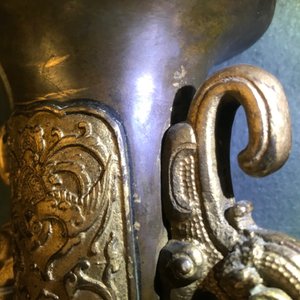 Twee Chinese bronzen vazen, 19e eeuw — foto 33
