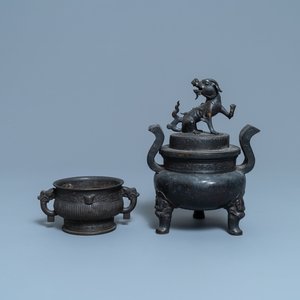 Twee Chinese bronzen wierookbranders, Qing — foto 1