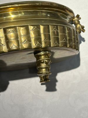 Twee Chinese bronzen wierookvaten, één met sokkel en drie vazen, Xuande merk, 19/20e eeuw — foto 24