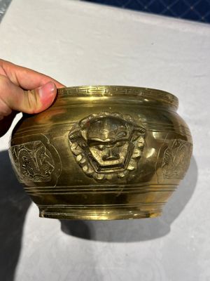 Twee Chinese bronzen wierookvaten, één met sokkel en drie vazen, Xuande merk, 19/20e eeuw — foto 3