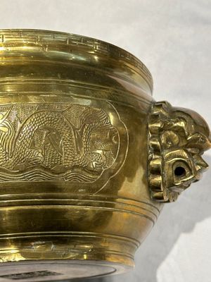 Twee Chinese bronzen wierookvaten, één met sokkel en drie vazen, Xuande merk, 19/20e eeuw — foto 6