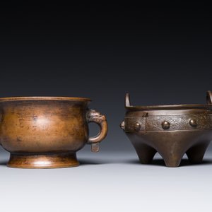 Twee Chinese bronzen wierookvaten, Xuande merk, Yuan/Ming — foto 2