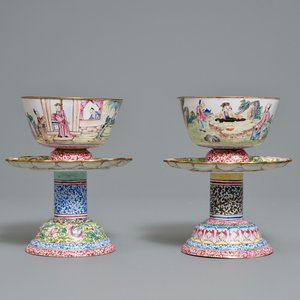 Twee Chinese Canton email huwelijkskommen op sokkel, Yongzheng/Qianlong — foto 3