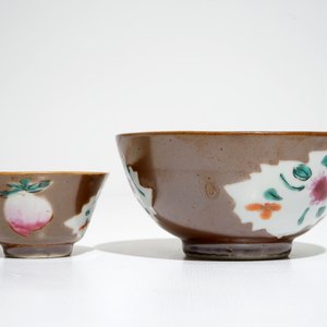 Twee Chinese capucijner famille rose kommen en acht koppen en schotels, Qianlong — foto 5