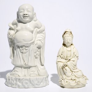 Twee Chinese Dehua blanc de Chine figuren van Boeddha en Guanyin, 19/20e eeuw — foto 2