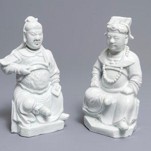 Twee Chinese Dehua blanc de Chine figuren van Guandi en Zhenwu, 18/19e eeuw — foto 1