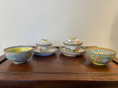 Twee Chinese dekselkommen met onderschotels en twee kommen in Canton email, 18/19e eeuw — foto 1