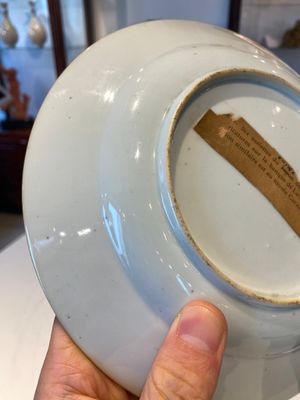 Twee Chinese doucai 'South Sea Bubble' of 'Actie' borden, Kangxi — foto 16