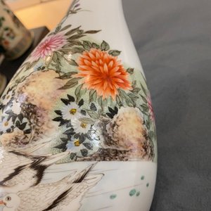 Twee Chinese eierschaal porseleinen vazen, zegelmerk, 20e eeuw — foto 9