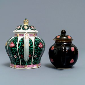 Twee Chinese famille noire theepotten met deksels, Yongzheng/Qianlong — foto 4