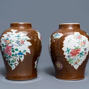 Twee Chinese famille rose 'capucijner' vazen, Qianlong — foto 3