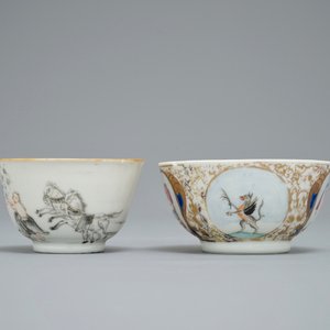 Twee Chinese famille rose en grisaille export koppen en schotels, Qianlong — foto 6