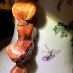 Twee Chinese famille rose en qianjiang cai vazen, 19e eeuw — foto 11