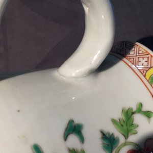 Twee Chinese famille rose export porseleinen bierkannen, Qianlong — foto 6
