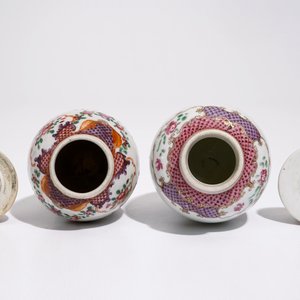 Twee Chinese famille rose export porseleinen theebussen met deksel, Qianlong — foto 5