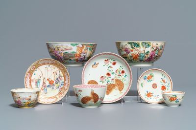 Twee Chinese famille rose kommen en drie sets koppen en schotels, Qianlong