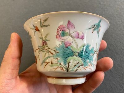 Twee Chinese famille rose kommen met erotisch decor, Kangxi merk, 19e eeuw — foto 7
