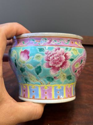 Twee Chinese famille rose kommen voor de Straits of Peranakan markt, 19e eeuw — foto 11