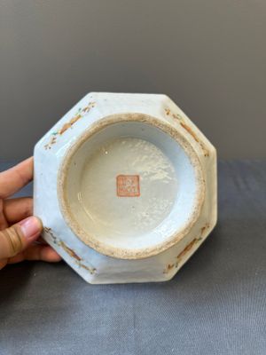 Twee Chinese famille rose tazza's, Tongzhi merk en periode — foto 12