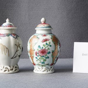 Twee Chinese famille rose theebussen, Yongzheng — foto 8