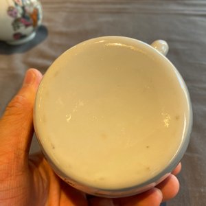 Twee Chinese famille rose vaasjes en een 'Wu Shuang Pu' theepot, 19/20e eeuw — foto 27