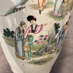 Twee Chinese famille rose vazen, 19/20e eeuw — foto 13