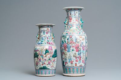 Twee Chinese famille rose vazen, 19e eeuw