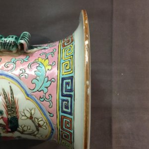 Twee Chinese famille rose vazen en een paar voor de Straits of Peranakan markt, 19e eeuw — foto 10
