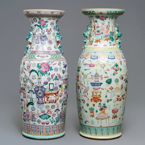 Twee Chinese famille rose vazen met decor van antiquiteiten, 19e eeuw — foto 1