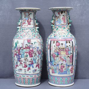 Twee Chinese famille rose vazen met hofscènes, 19e eeuw — foto 14