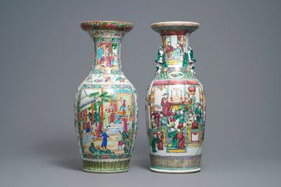 Twee Chinese famille rose vazen met hofscènes, 19e eeuw