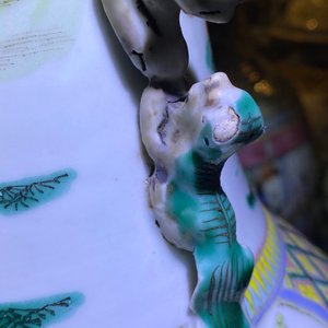 Twee Chinese famille rose vazen met hofscènes, 19e eeuw — foto 13