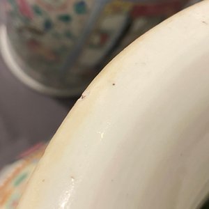 Twee Chinese famille rose vazen met hofscènes, 19e eeuw — foto 12