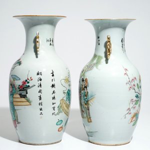 Twee Chinese famille rose vazen met hofscènes en florale decors, 19/20e eeuw — foto 2