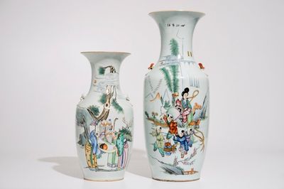 Twee Chinese famille rose vazen met kalligrafie, 19/20e eeuw