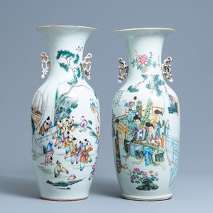 Twee Chinese famille rose vazen met spelende jongens en musicerende dames, 19/20e eeuw — foto 1