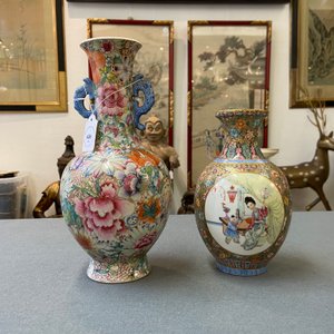 Twee Chinese famille rose vazen, Qianlong merken, Republiek — foto 7