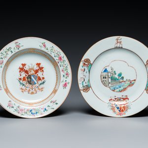 Twee Chinese famille rose wapenborden, Yongzheng/Qianlong — foto 1