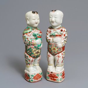 Twee Chinese famille verte figuren van de Hoho broers, Kangxi — foto 1